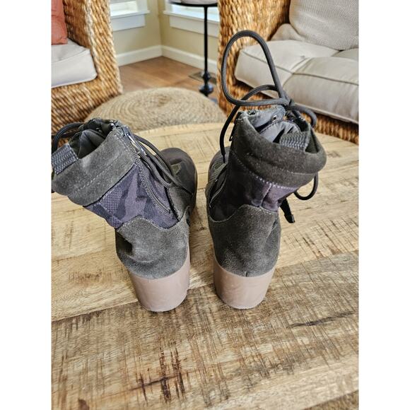 Steve Madden Womens Sz 6.5M Nayra Platform Camo Lug Sole Lace Up Ankle Boots - Picture 8 of 11
